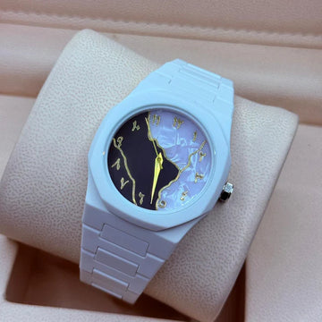 White aura with marbal dail
